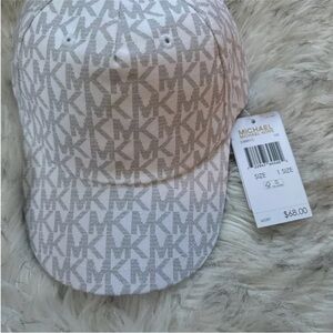 New With Tags Michael Kors White and Gray Monogram Hat